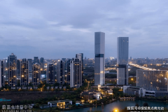 湛蓝亚花圃城天际